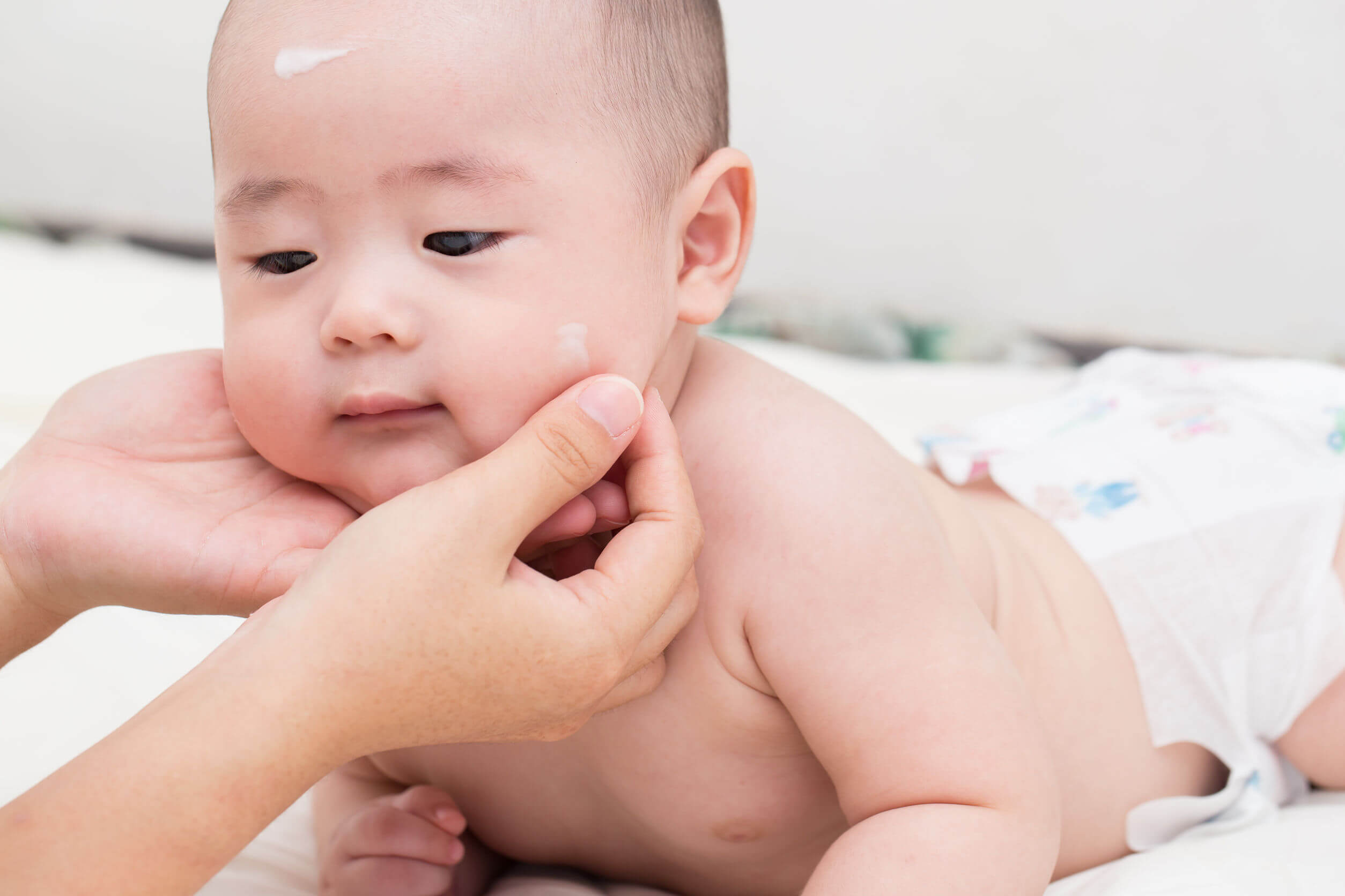 HEALTHY SOLUTIONS Finding the Right Baby Skin Care Products